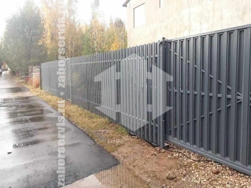 Забор из металлического штакетника оцинкованный 80 метров