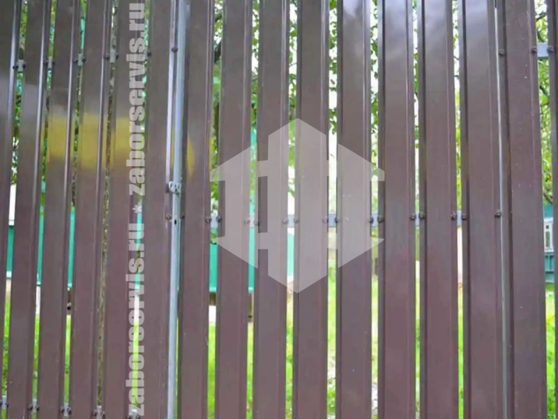 Забор из металлического штакетника 76 метров