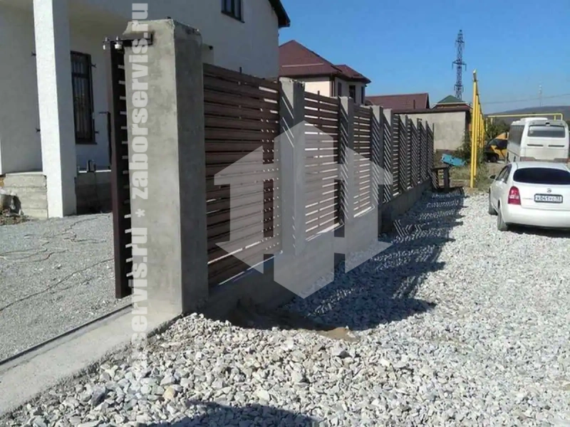 Забор из металлического штакетника горизонтальный 80 метров