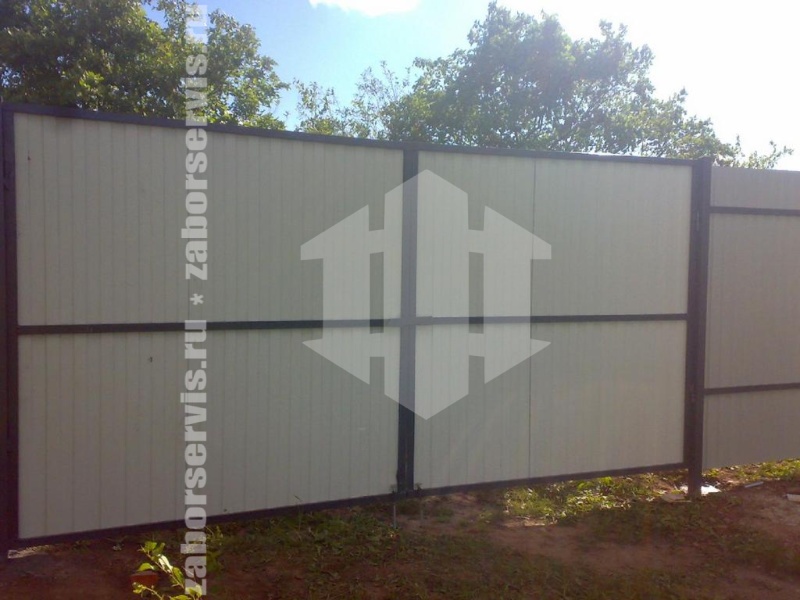 Забор из профнастила с бетонированием столбов 32 метра