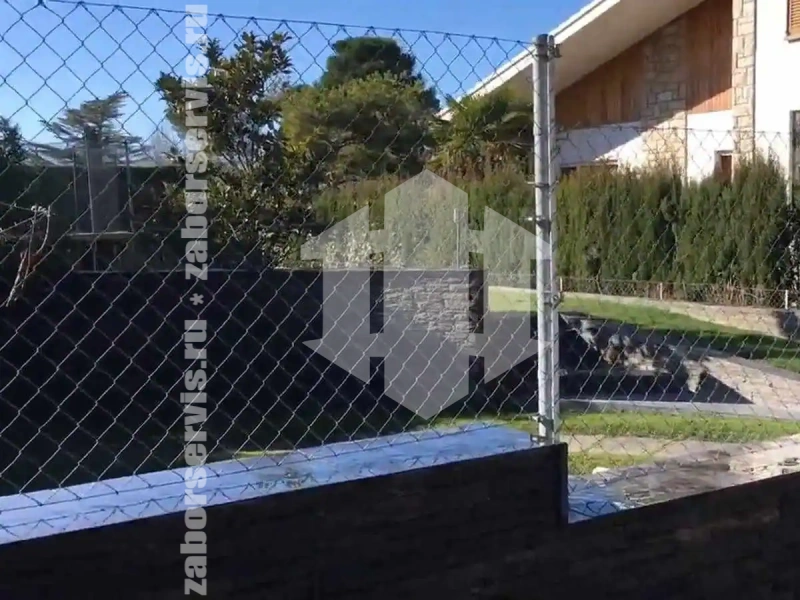 Забор из сетки рабицы на ленточном фундаменте 95 метров