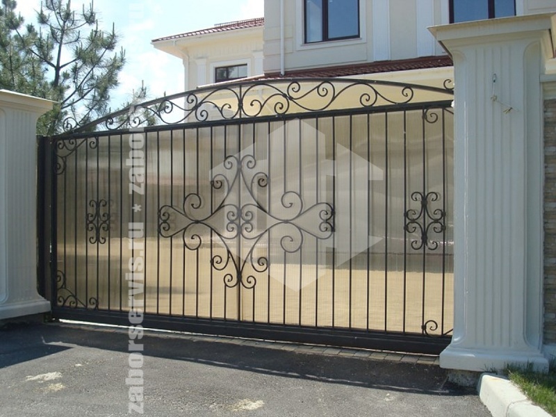 Дистанционные откатные ворота из поликарбоната